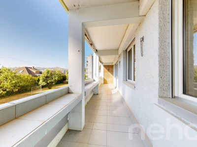 Praktische 4-Zimmerwohnung mit grossem Balkon im Längi-Quartier image 2