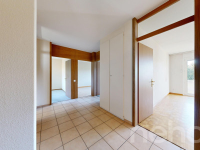 Praktische 4-Zimmerwohnung mit grossem Balkon im Längi-Quartier image 3