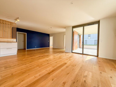 En France, Village-Neuf : Appartement 4 Pièces de Standing image 1