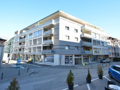 Place de parc intérieure image 1