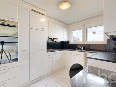 Helle 4.5-Zimmer-Wohnung mit Südbalkon in Volketswil image 4