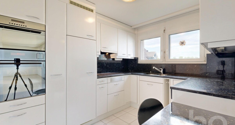 Helle 4.5-Zimmer-Wohnung mit Südbalkon in Volketswil image 4