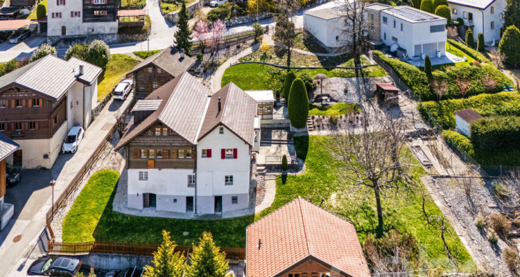 Ensemble immobilier d?exception Maison darchitecte + Raccard + locaux image 1