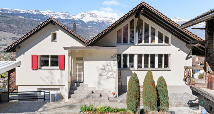 Ensemble immobilier d?exception Maison darchitecte + Raccard + locaux image 2