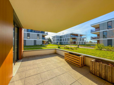 En France, Village-Neuf : Appartement 4 Pièces de Standing image 7