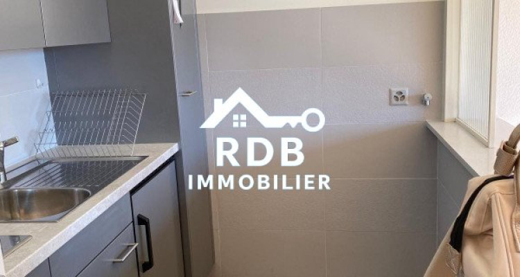 Appartement de 2,5 pièces au 4ème étage à Thônex 1226  image 2