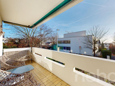Renovierte 3.5-Zimmer-Wohnung mit Balkon und Garten in Oberwil image 2