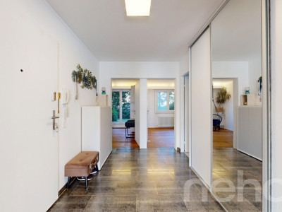 Renovierte 3.5-Zimmer-Wohnung mit Balkon und Garten in Oberwil image 4