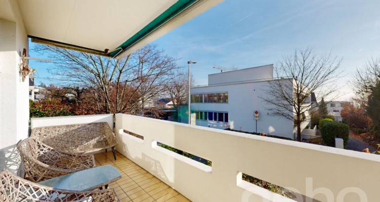 Renovierte 3.5-Zimmer-Wohnung mit Balkon und Garten in Oberwil image 2