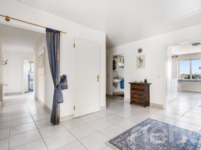 Einmalige Gelegenheit - Freistehendes 7-Zimmer-Einfamilienhaus image 2