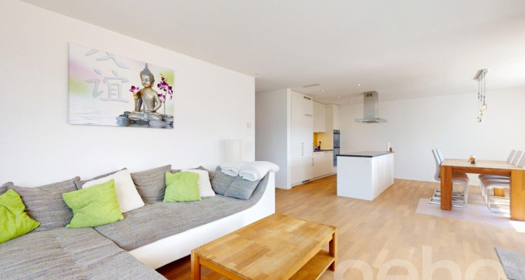 Gepflegte 4.5-Zimmer WHG mit grosszügigem Balkon und zwei TG-Plätzen image 3