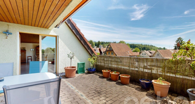 Grosszügige 4.5-Zimmer-Wohnung mit Cheminée, Balkon & Ausbaupotenzial image 4