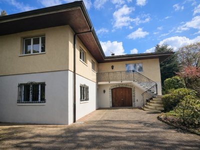 Élégante villa individuelle aux volumes généreux sur parcelle arborée de 1088 m² image 2