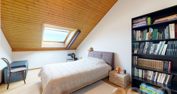 Appartement familial de 5,5 pièces et 157 m² avec cheminée et garage image 9