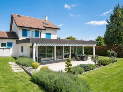 CRANS | Villa familiale de 240 m² avec 6 chambres et 7 stationnements image 1