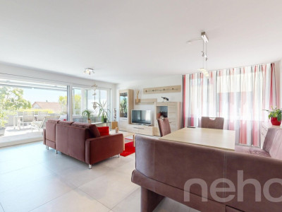 Exklusive 4.5-Zimmer-Terrassenwohnung mit grosszügigem Aussenbereich image 1