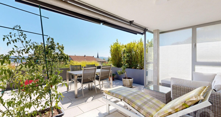 Exklusive 4.5-Zimmer-Terrassenwohnung mit grosszügigem Aussenbereich image 4