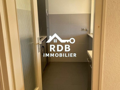 Appartement de 2,5 pièces au 4ème étage à Thônex 1226  image 3