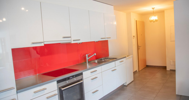✨ Martigny Centre – Superbe 2,5 pièces neuf en 2016 + garage-box privé  ✨ image 5