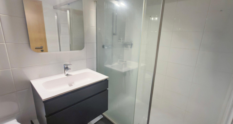 ✨ Martigny Centre – Superbe 2,5 pièces neuf en 2016 + garage-box privé  ✨ image 11