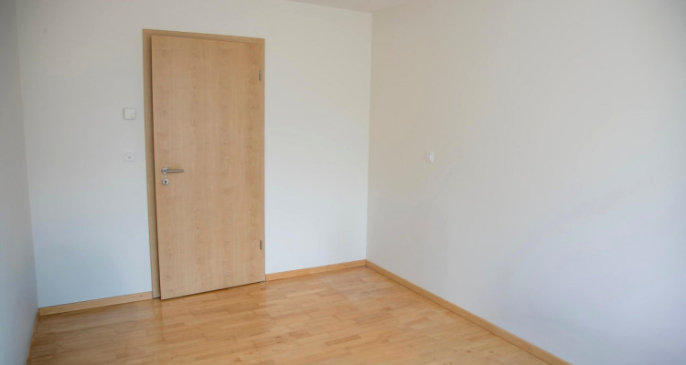 ✨ Martigny Centre – Superbe 2,5 pièces neuf en 2016 + garage-box privé  ✨ image 9