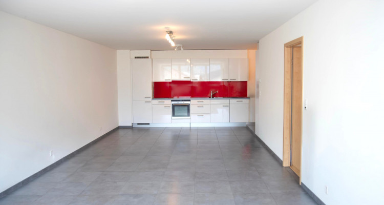 ✨ Martigny Centre – Superbe 2,5 pièces neuf en 2016 + garage-box privé  ✨ image 3