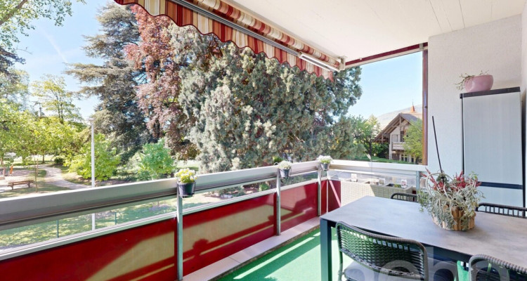 Grand 5.5 pièces en excellent état dans immeuble rénové image 2