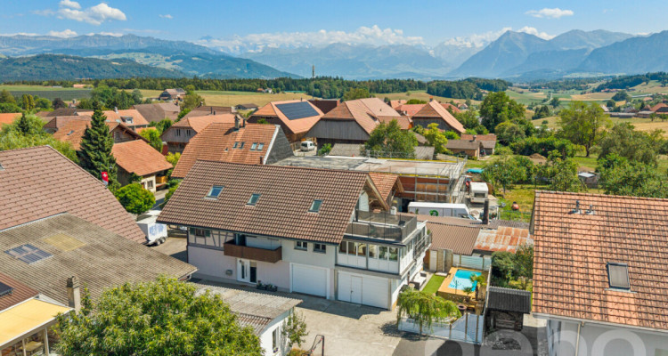 Einzigartiges Familienhaus mit Wellness und Weitsicht image 1
