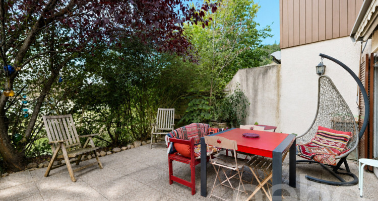 Agréable villa au jardin arboré, sans vis-à-vis image 2
