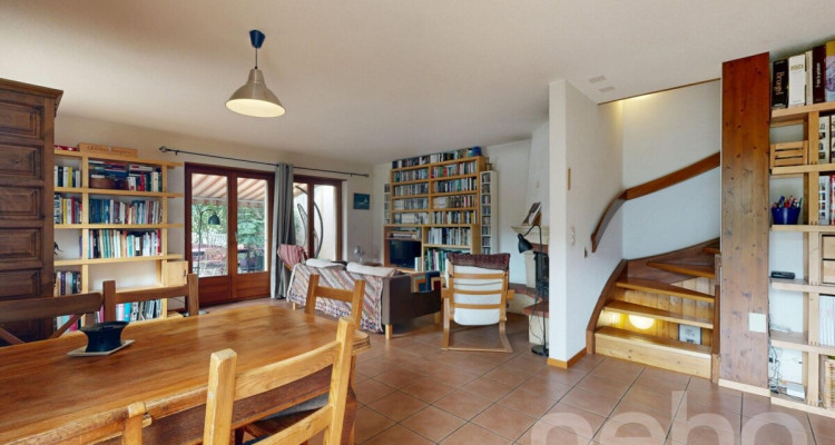 Agréable villa au jardin arboré, sans vis-à-vis image 3
