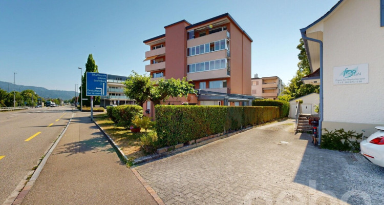 Helle 4.5-Zimmer-Wohnung mit Balkon und Rheinblick in Stein AG image 1