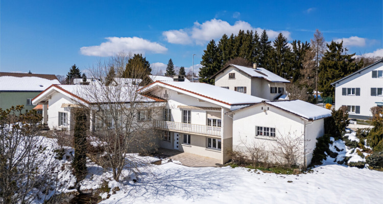 Grande Maison Familiale : Volumes Généreux et Grand Terrain image 10