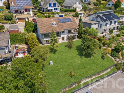 Grosszügiges 6.5Zi-Einfamilienhaus mit Garten und traumhafter Aussicht image 1