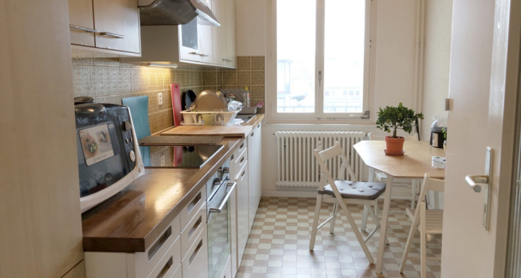 🛋️ Extra spacious flatshare room by the Rhine – Prime Location! 🌟 image 4