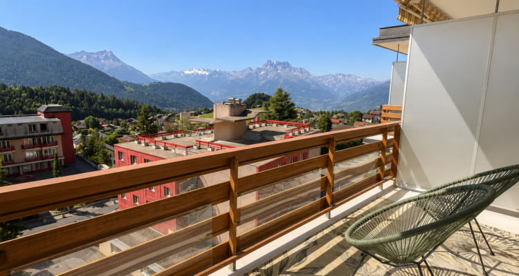 À louer un magnifique studio partiellement meublé et rénové avec vue sur les Dents-du-Midi image 5