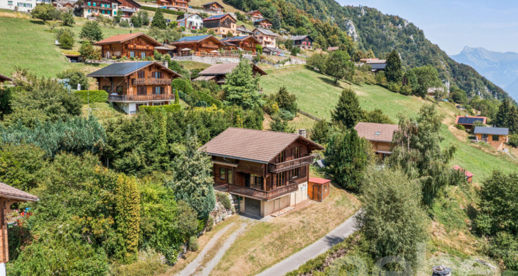 Chalet à Miex : calme absolu et vue panoramique sur les montagnes image 1