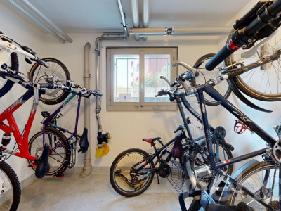Zentrale 2.5-Zimmer-Wohnung mit Parkplatz und Potenzial image 8