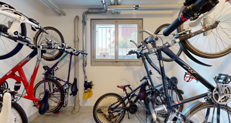 Zentrale 2.5-Zimmer-Wohnung mit Parkplatz und Potenzial image 8