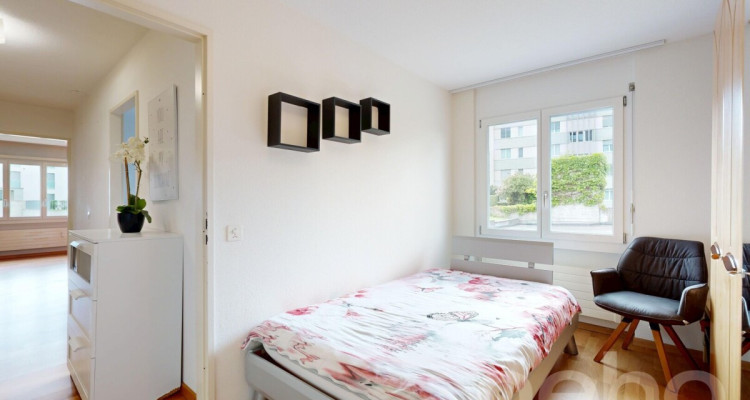 Grosszügige 4.5-Zimmer-Wohnung mit viel Potenzial an ruhiger Lage image 10