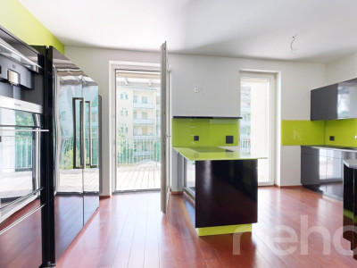 Stylisches Loft-Wohngefühl mit zwei Balkonen in Basel image 5