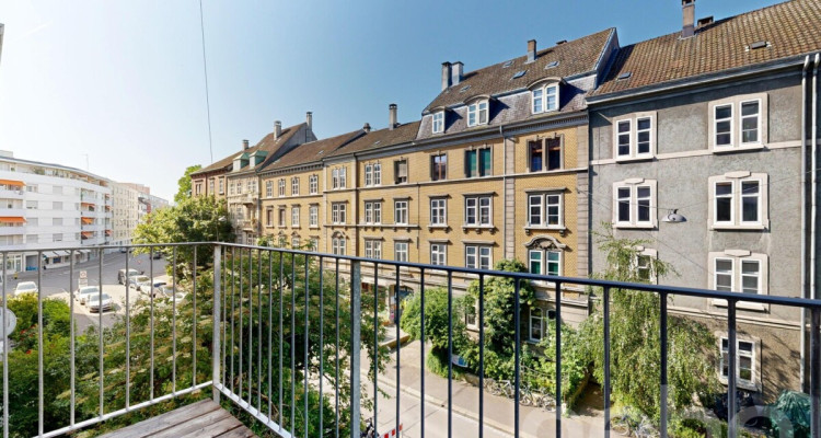 Stylisches Loft-Wohngefühl mit zwei Balkonen in Basel image 2