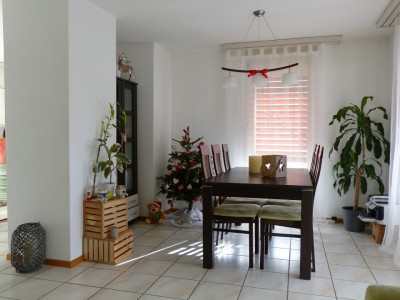 Lumineux et spacieux 3.5 pièces de 81 m² à Avenches - vue sur le château image 3