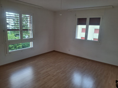 Lumineux et spacieux 3.5 pièces de 81 m² à Avenches - vue sur le château image 10