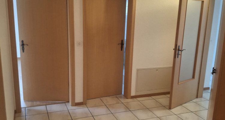 Lumineux et spacieux 3.5 pièces de 81 m² à Avenches - vue sur le château image 8