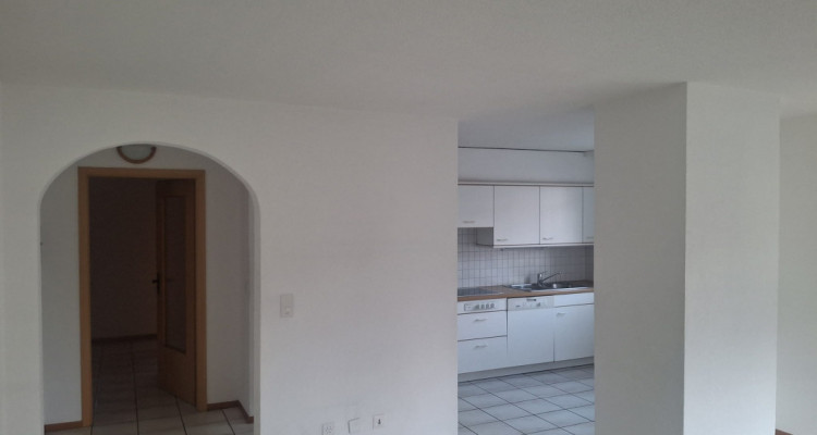 Lumineux et spacieux 3.5 pièces de 81 m² à Avenches - vue sur le château image 1