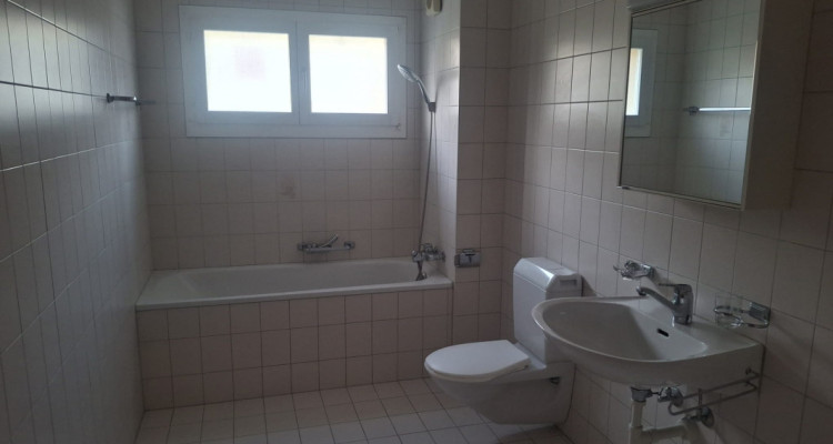 Lumineux et spacieux 3.5 pièces de 81 m² à Avenches - vue sur le château image 11