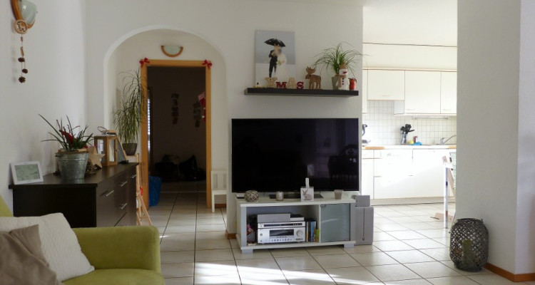 Lumineux et spacieux 3.5 pièces de 81 m² à Avenches - vue sur le château image 4