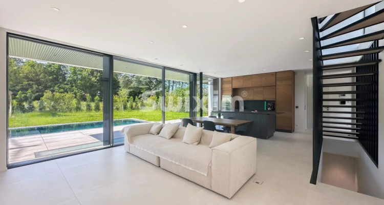 Contemporary architects house in Chêne-Bougeries image 3