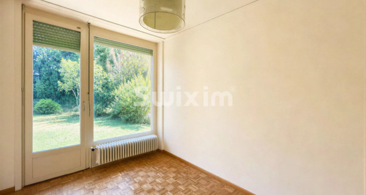 Single-story house to renovate in Confignon image 8