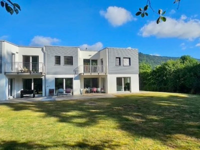 Villa mitoyenne située dans un agréable quartier prisé de Fleurier image 1